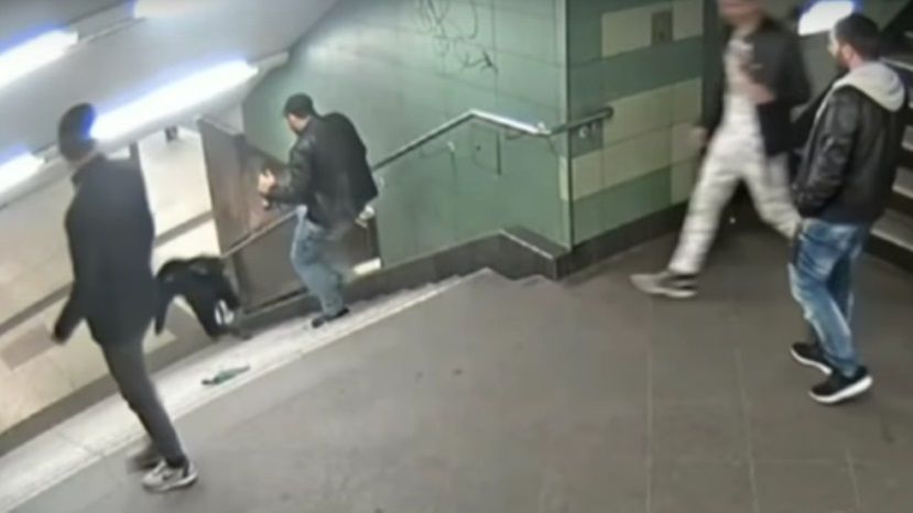 „Мигрант из Афганистана”, толкнувший девушку с лестницы в берлинском метро, оказался гражданином Болгарии