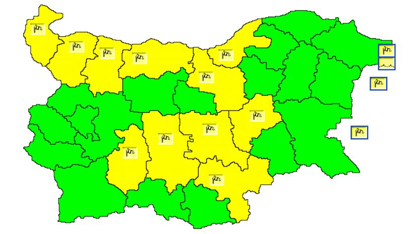 Из-за сильного ветра в 11 областях Болгарии объявлен „желтый“ уровень опасности