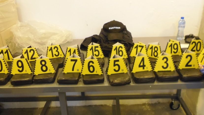 24 кг кокаин на стойност 4,5 млн. лева задържаха митнически служители на МП Калотина