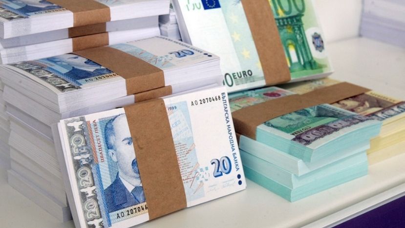 К концу ноября средства на счетах физических лиц в болгарских банках увеличились на 8.3%