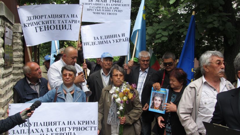 Татари на протест в Русе: &quot;Светът трябва да признае геноцида над нашия народ&quot;