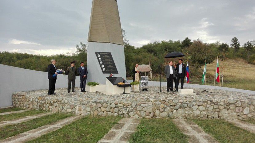 В Болгарии почтили память советских пилотов, погибших в 1944 г. в небе над страной
