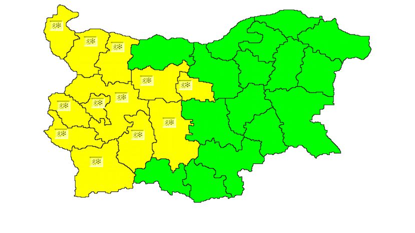 НИМХ: В 12 области е обявен жълт код за опасност поледици и обилен сняг