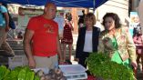 Министър Танева и кметът на София Йорданка Фандъкова откриха фермерски пазар