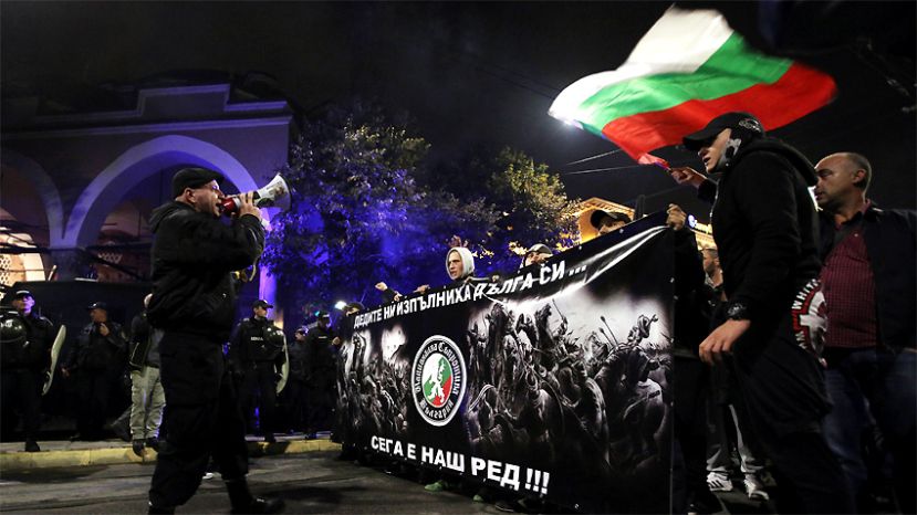 Протесты против мигрантов в Болгарии эскалируют и политизируются
