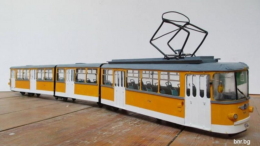 модели городского транспорта на выставке в Софии