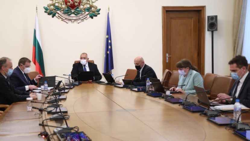Правительство Болгарии на своем заседании обсудит введение новых ограничительных мер