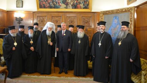 Синодът награди с църковен орден руския посланик Юрий Исаков