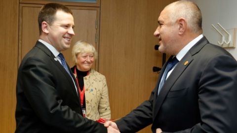 Премиерите Бойко Борисов и Юрий Ратас обсъдиха изпълнението на програмата на триото председателстващи Съвета на ЕС страни