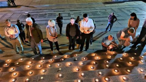 В Болгарии зажгли десятки "свечей памяти" в память о жертвах Великой Отечественной войны