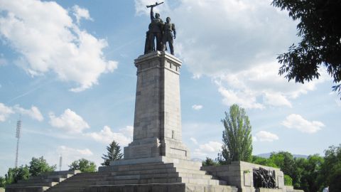 В навечерието на 9 май: освободителка ли е Съветската армия?
