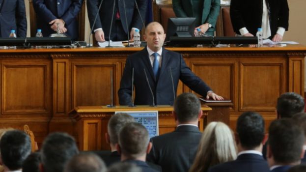 Президент Болгарии Румен Радев принес присягу