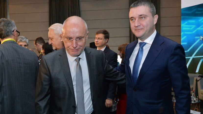 Министр финансов: Пророссийские партии пытаются изменить геополитическую ориентацию Болгарии