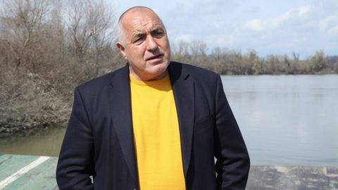 Премьер Болгарии заявил о готовности объявить российских дипломатов персонами нон грата