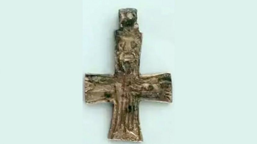 В Болгарии найден крест с изображением Иисуса времен Крещения Руси