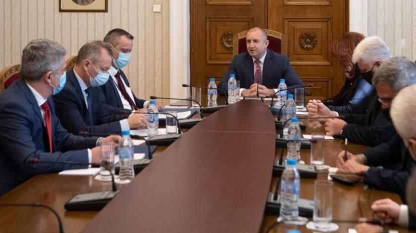 Президент Болгарии обсудил со спецслужбами защиту прав соотечественников за рубежом