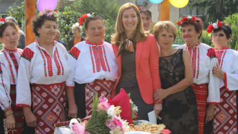 Николина Ангелкова