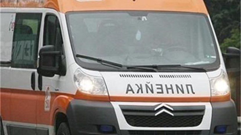 Кола блъсна 71-годишен колоездач от Русия в Поморие, починал е в болницата