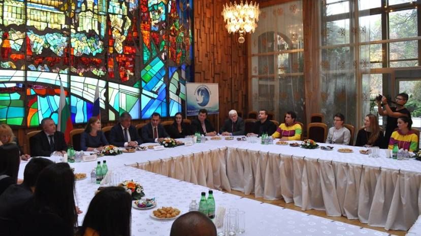 В посольстве РФ в Софии прошла встреча представителей болгарской делегации на XIX Всемирном фестивале молодежи и студентов