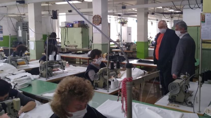 Борисов: Магазините ще обслужват само възрастни сутрин