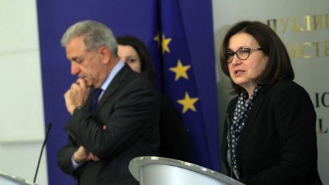 Еврокомиссар Аврамопулос: Болгария несет огромную ответственность за охрану внешних границ ЕС