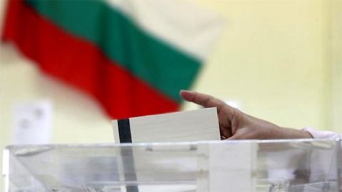 В Болгарии проходят досрочные парламентские выборы