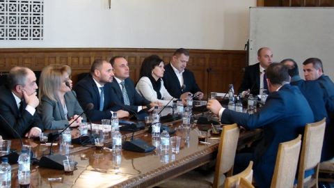 В парламента обсъдиха образователната политика към българските общности зад граница