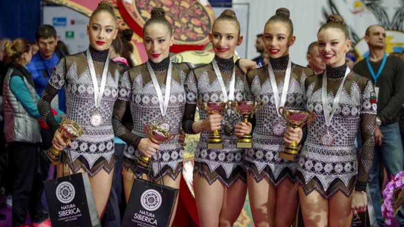 Болгарские гимнастки выиграли групповые упражнения с обручами на Гран-при Москвы