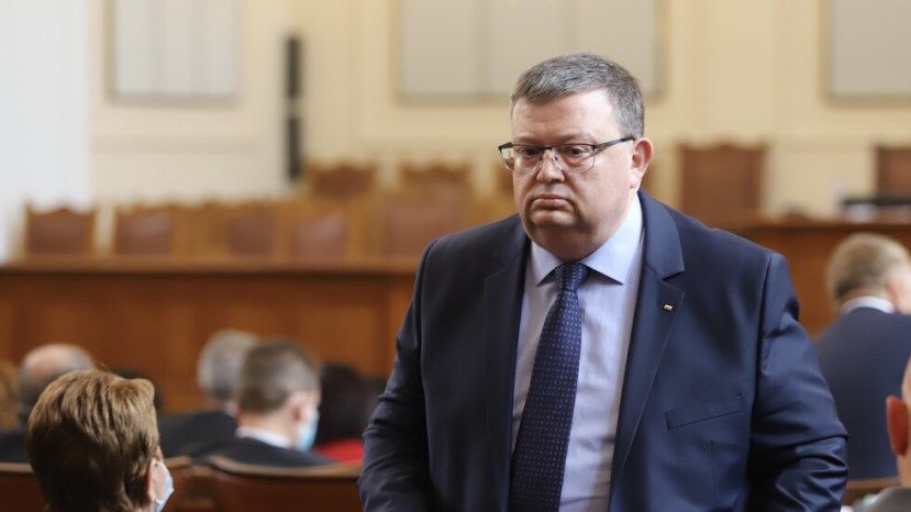 В Болгарии глава Антикоррупционной комиссии объявил о своей отставке