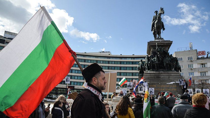 РИА Новости: США и Великобритания требуют выслать дипломатов. Болгария отказывает