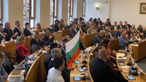 Муниципальные депутаты Софии одобрили название аллеи перед посольством России „Герои Украины“