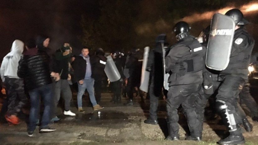 Мирные протесты в Габрово переросли в столкновение с жандармерией