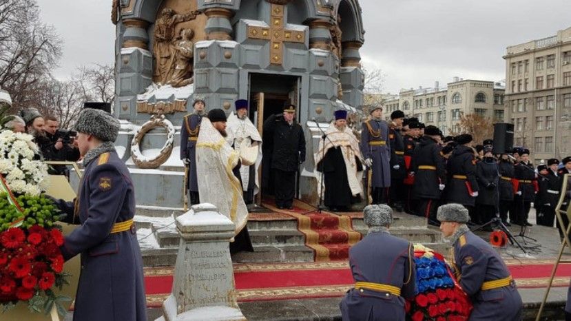 Царьград: У памятника героям Плевны болгарский дипломат поблагодарил Россию