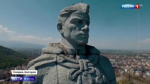 Вести: Болгар приучают к тому, что их освободили не русские солдаты, а американские индейцы