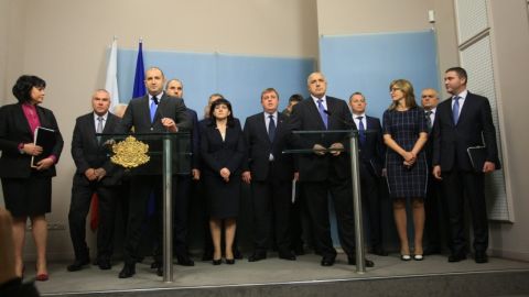 Президентът Румен Радев: Приветствам българското правителство, че повиши разходите за отбрана на 2% от БВП