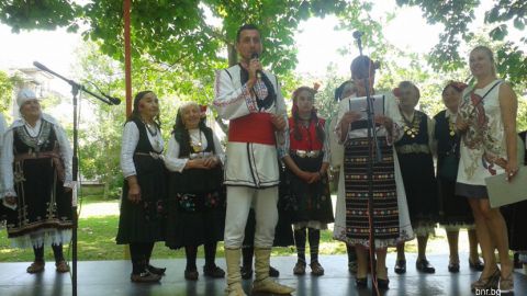 Шопский праздник с показом народных костюмов из «бабушкиных сундуков» и дегустацией блюд местной кухни