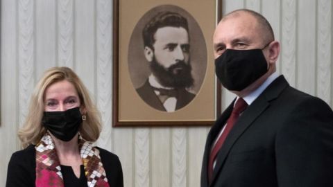 Президент: Болгария окажет поддержку детям и семьям, которые ищут спасения от войны в Украине