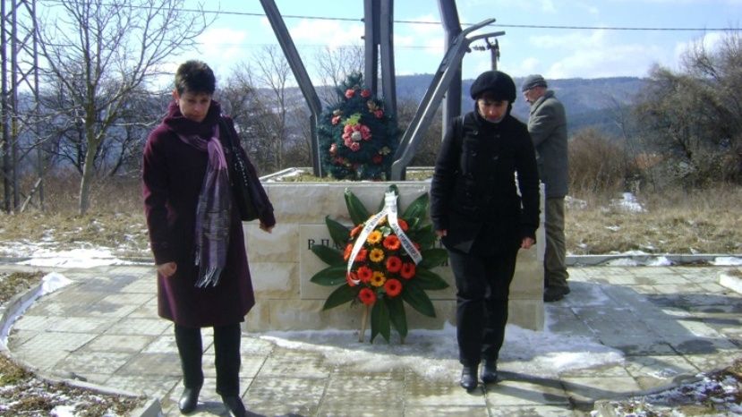 33 години от атентата на гара Буново