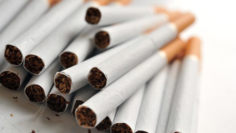Българите са похарчили над 2 млрд. лв. за цигари през 2017 г.