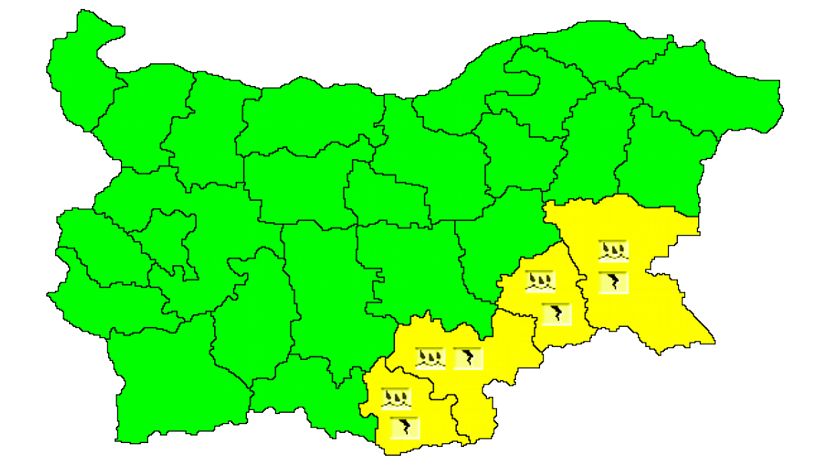 Жълт код за обилни валежи с гръмотевици е в сила за 4 области на страната