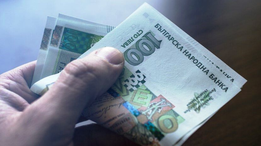 За год размер средств на счетах физических лиц в банках Болгарии вырос на 8%