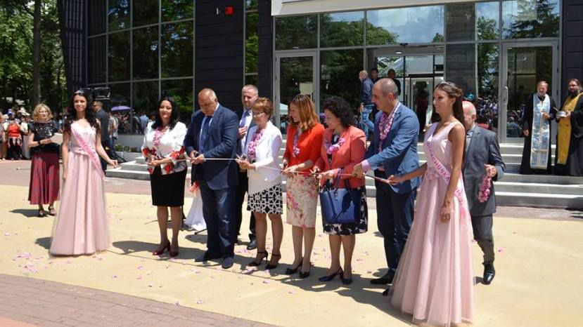 Премиерът Бойко Борисов откри в Казанлък новият Музей на розата
