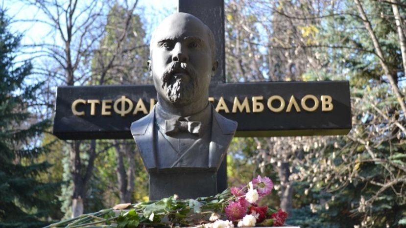 В Софии осквернили могилу Стефана Стамболова