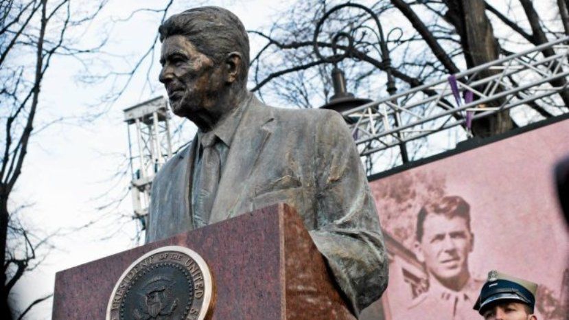 В Софии планируют установить памятник Рональду Рейгану