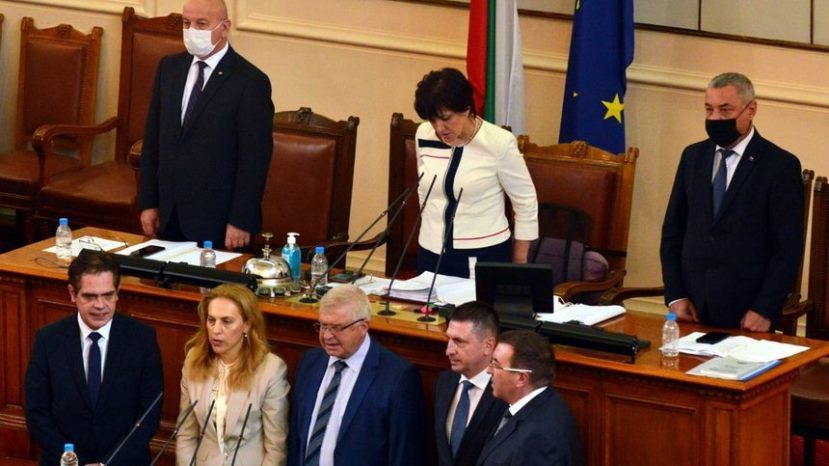 Парламент Болгарии одобрил изменения в правительстве