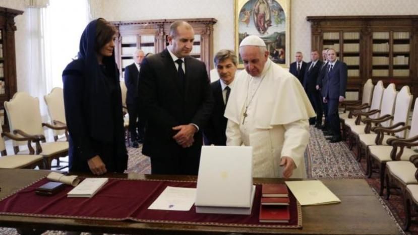 Президента Болгарии принял Папа Франциск