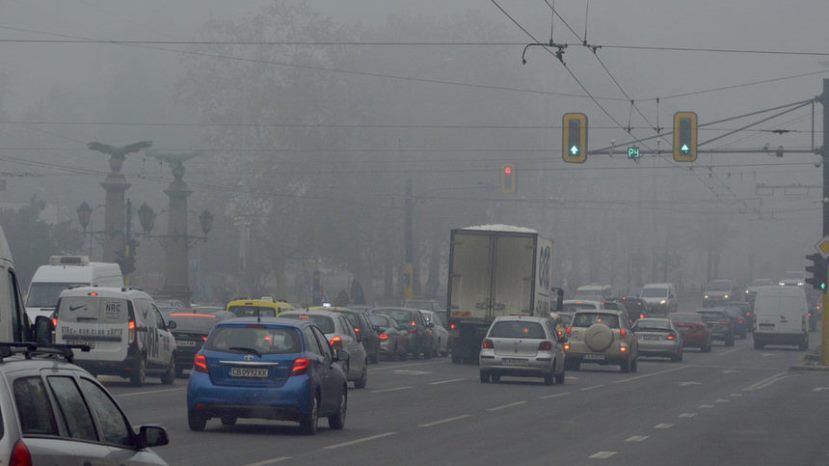 Съдът задължи Столичната община да мие улиците и да обявява замърсяване на въздуха