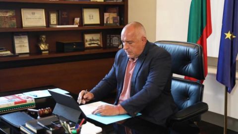 България официално подаде документи за чакалнята на еврозоната