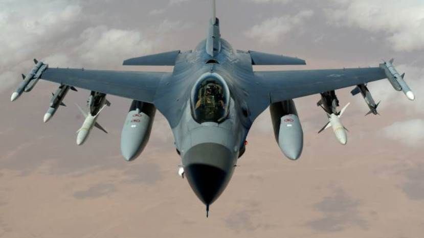 РГ: Вашингтон навязывает Болгарии приобретение истребителей F-16