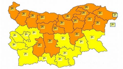 В 17 области e обявен оранжев код, а в 10 – жълт за силен вятър и рязко застудяване